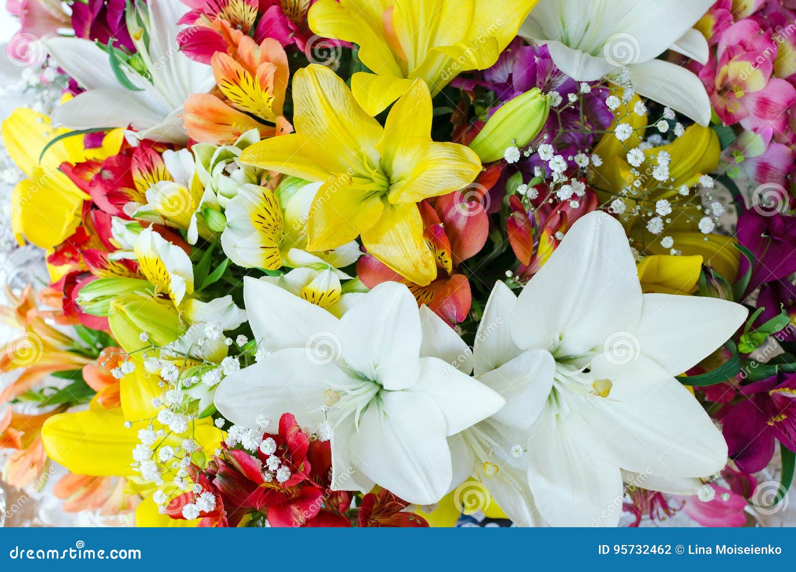 Grande Ramalhete De Flores Diferentes Fundo Floral Teste Padrão Das Flores  Lote De Flores Naturais Na Composição Colorida Foto de Stock - Imagem de  diferente, fresco: 95732462