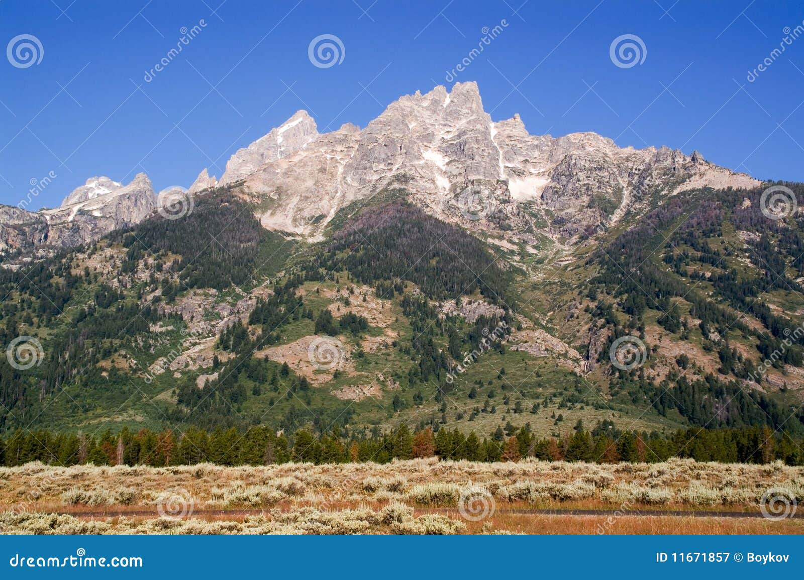 Grande sosta di Teton, vista dei pendii ripidi della montagna