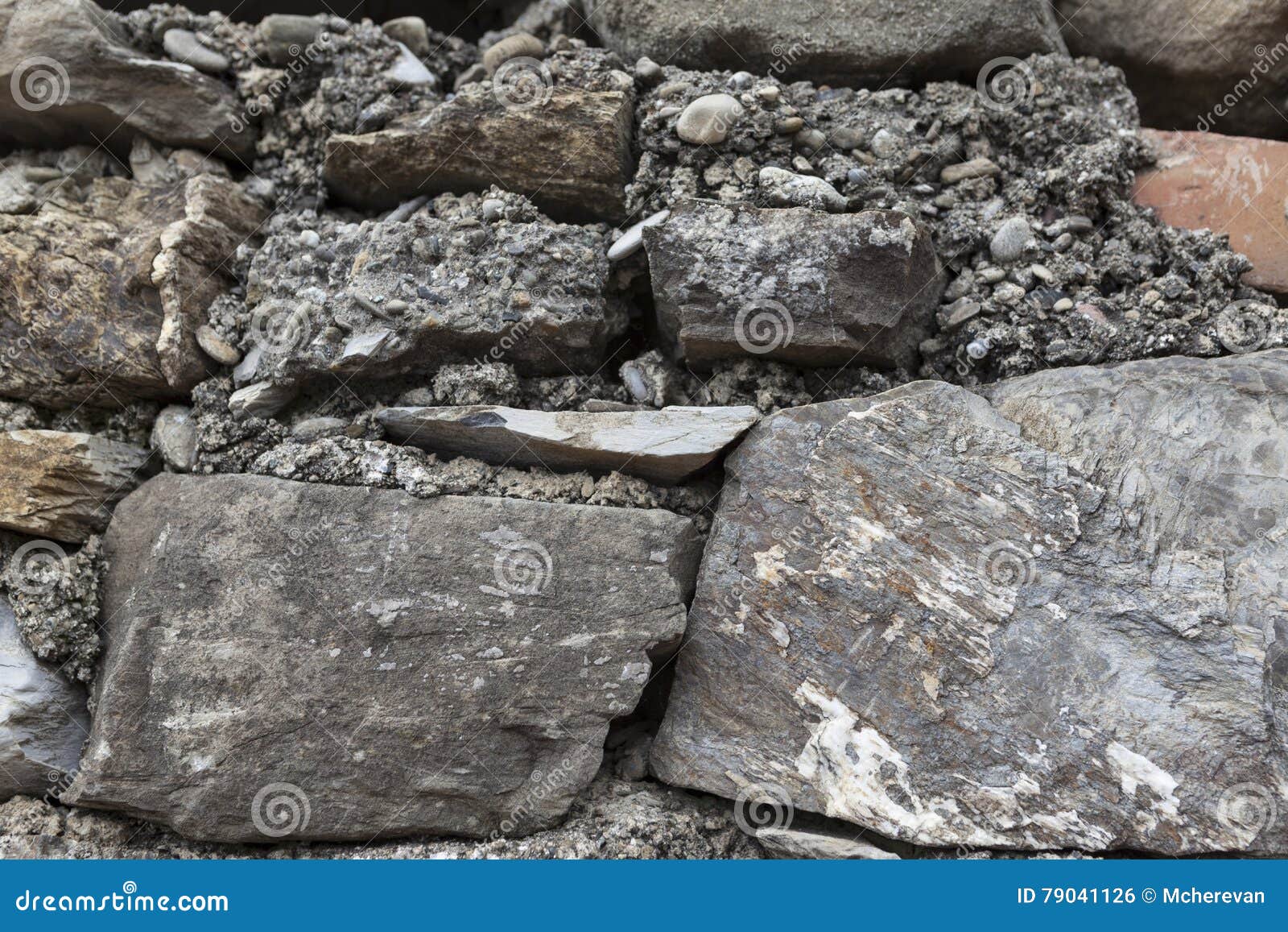 Muro De Pedra Branca De Pedras Pequenas, Médias E Grandes Imagem de Stock -  Imagem de cinzento, pedras: 167014291