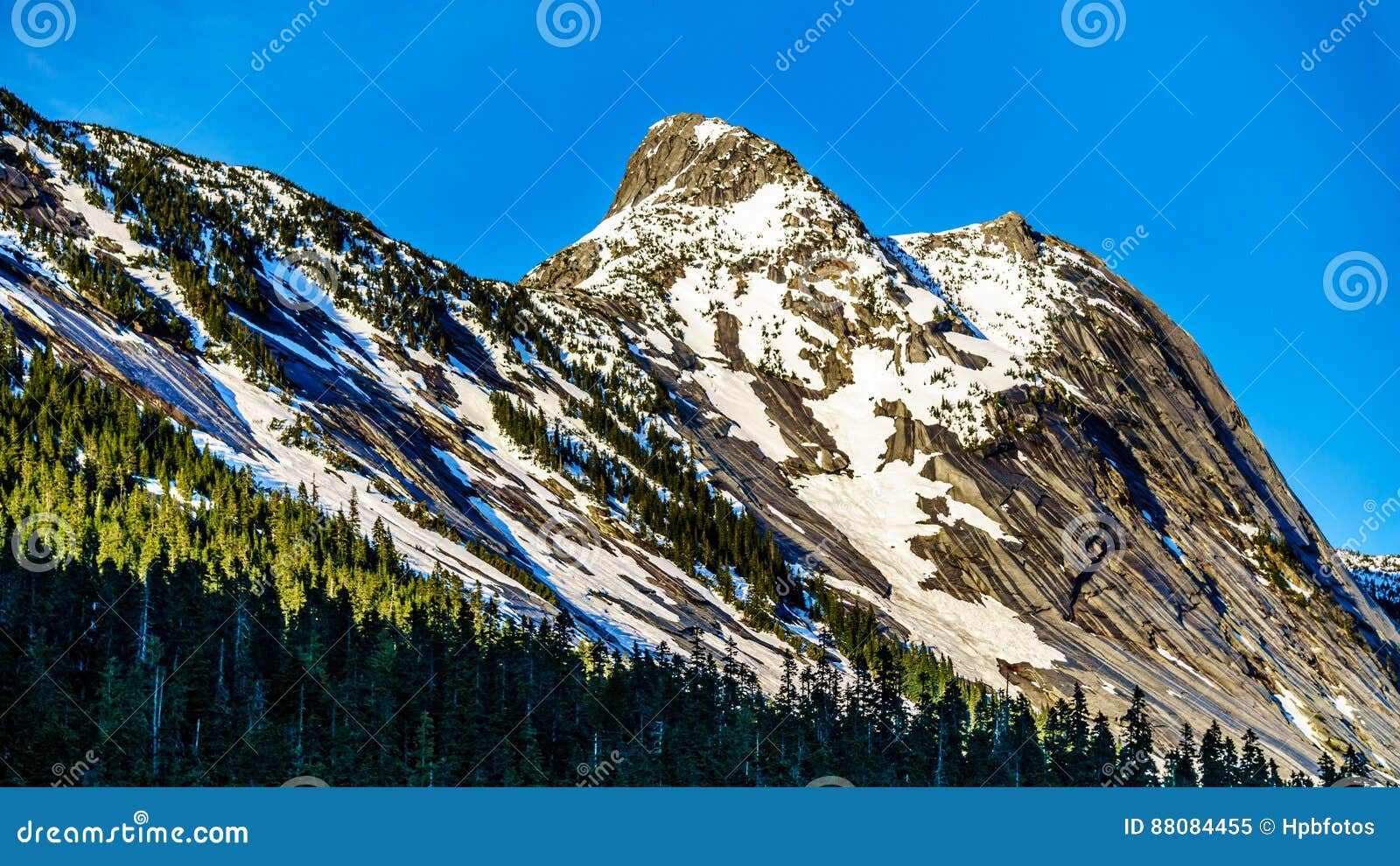 The Granite Peak Of Yak Mountain In The Cascade Mountain Range Stock Image Image Of Bare Nature 88084455