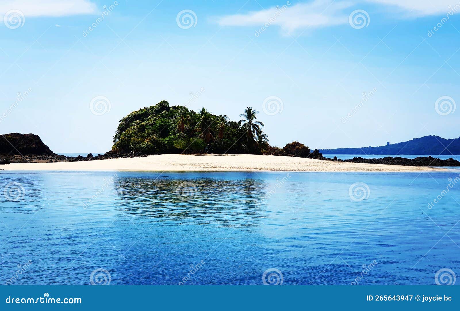 granito d'oro. coiba, panama. tropical beaches, island, palmtrees