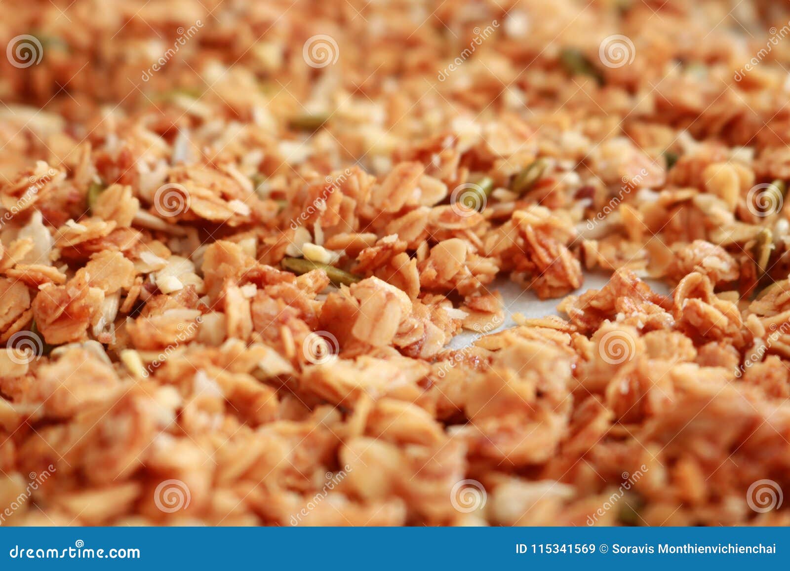 Granola imagen de archivo. Imagen de granola, estudio 115341569