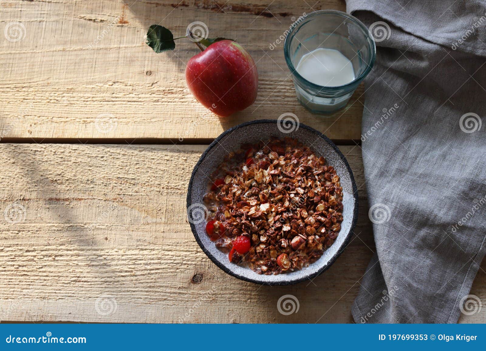 Granola muesli casera imagen de archivo. Imagen de travieso 197699353