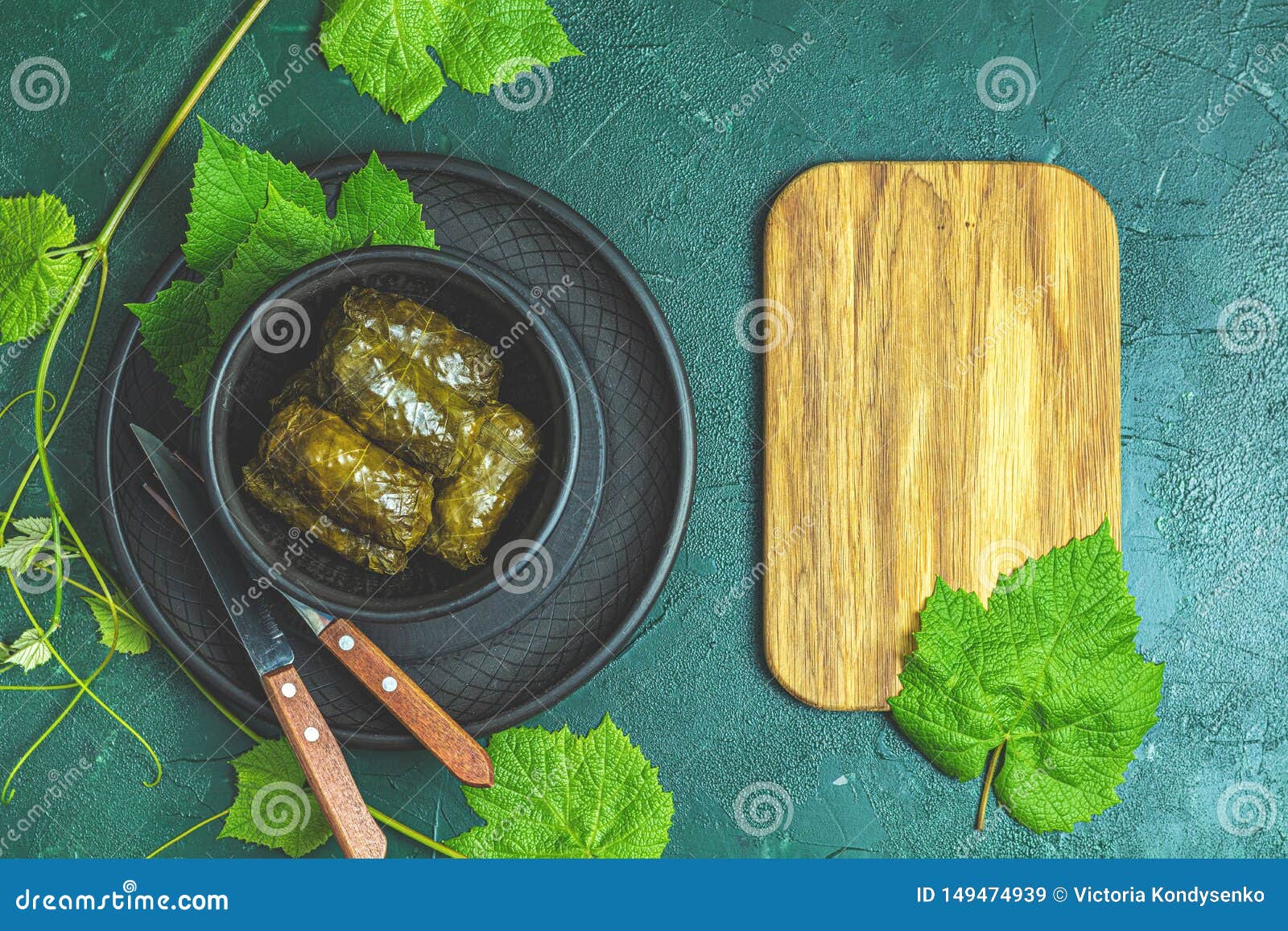 grape leaves stuffed with meat and rice