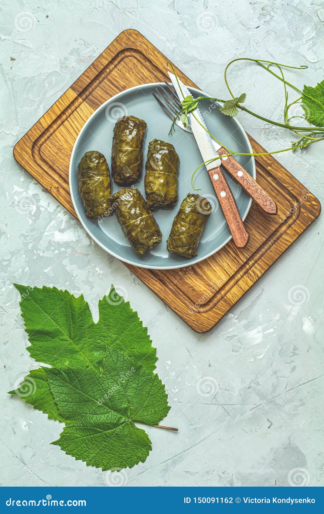 grape leaves stuffed with meat and rice