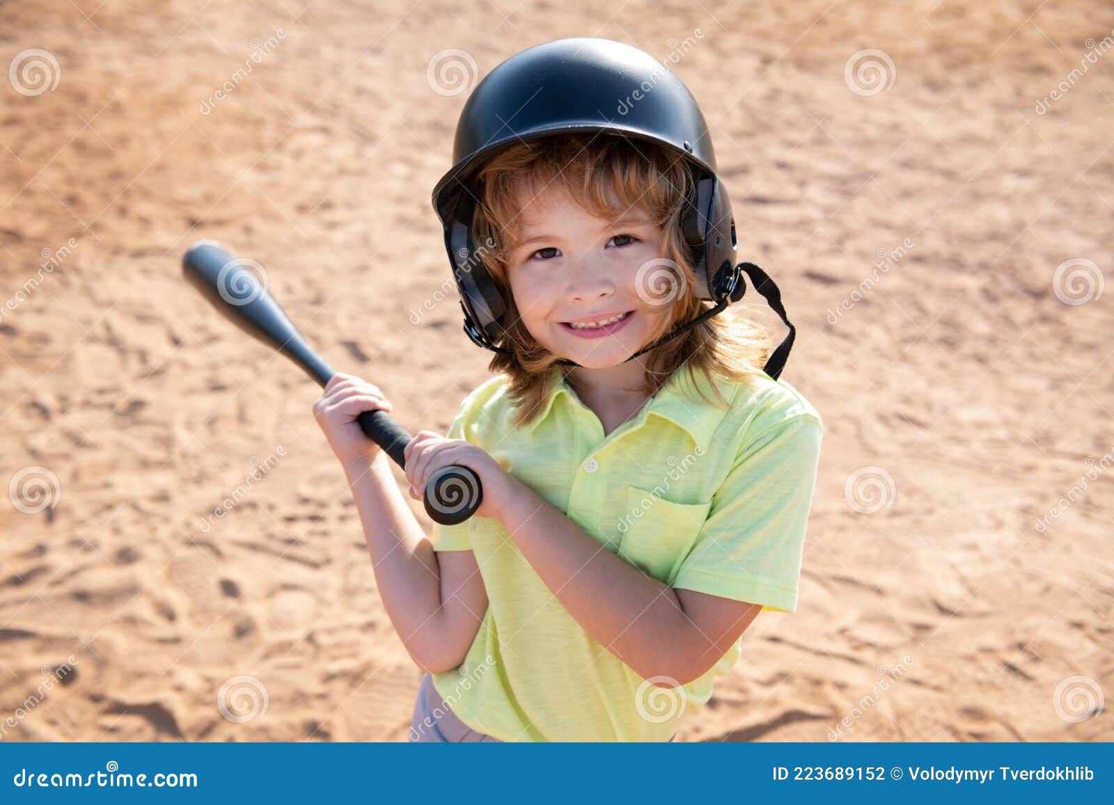 grillen handtekening waar dan ook Grappig Kind Met Knuppel in Een Honkbalwedstrijd. Kinderportret Sluiten.  Stock Foto - Image of knuppel, waterkruik: 223689152