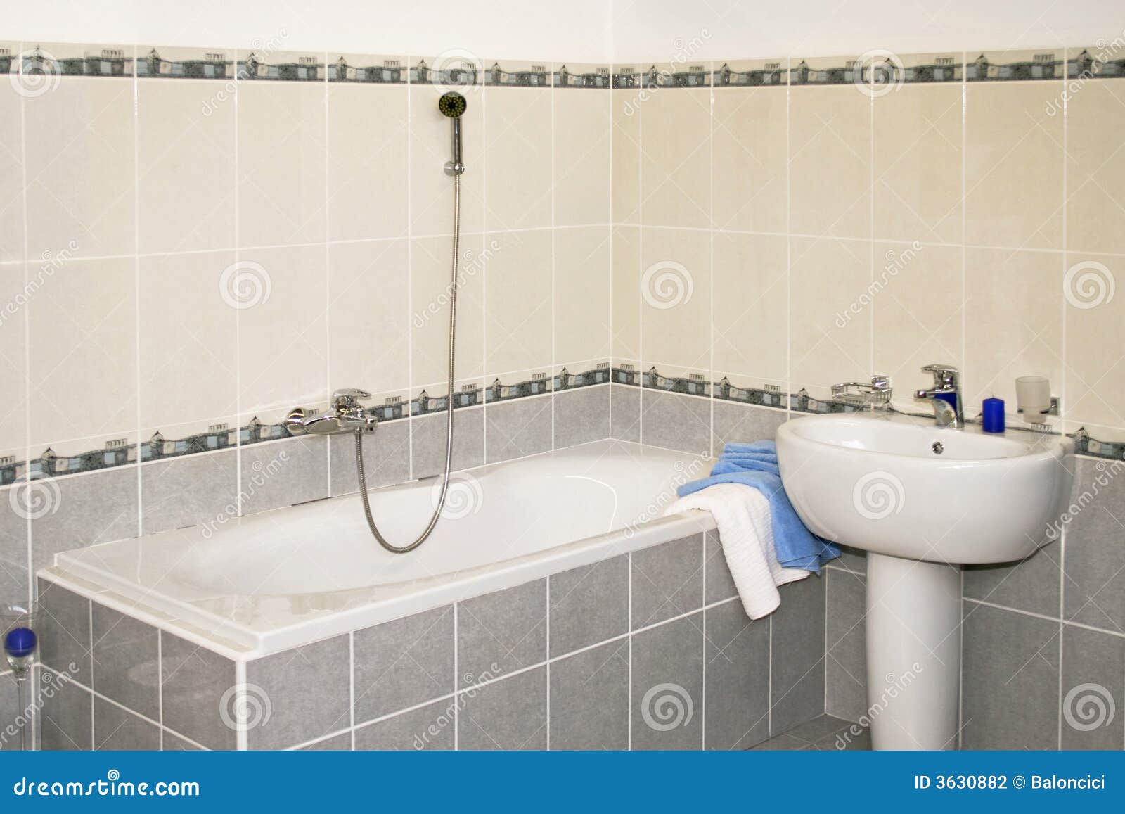 Graues Bad Bild. Bild: 3630882