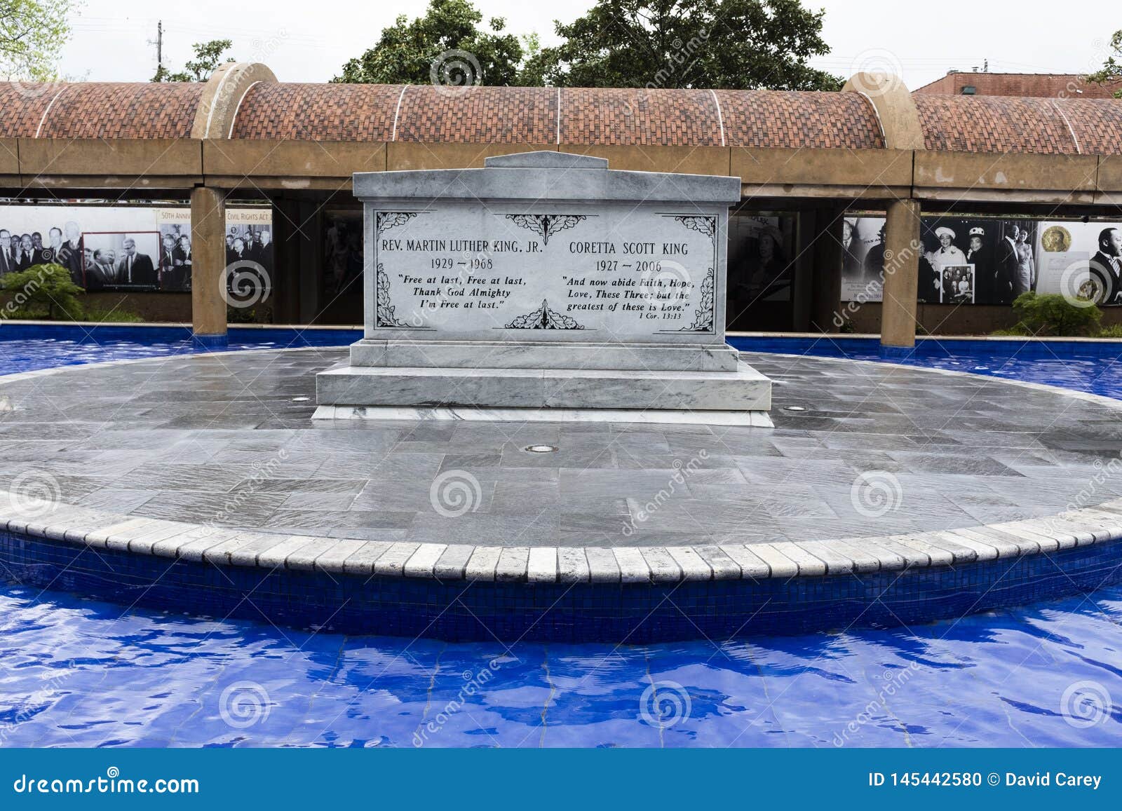 Grave Site of Martin Luther King, Jr. and Coretta Scott King Editorial  Image - Image of atlanata, water: 145442580