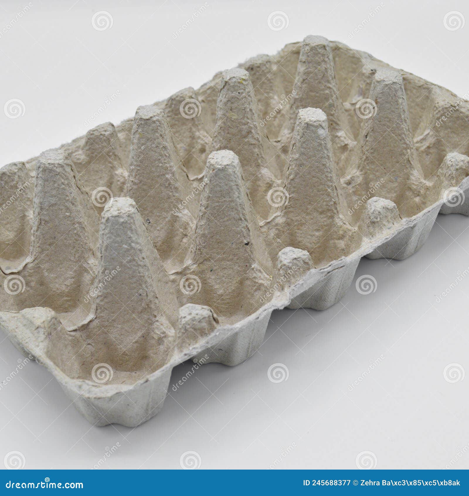 gray colored empty egg carton.