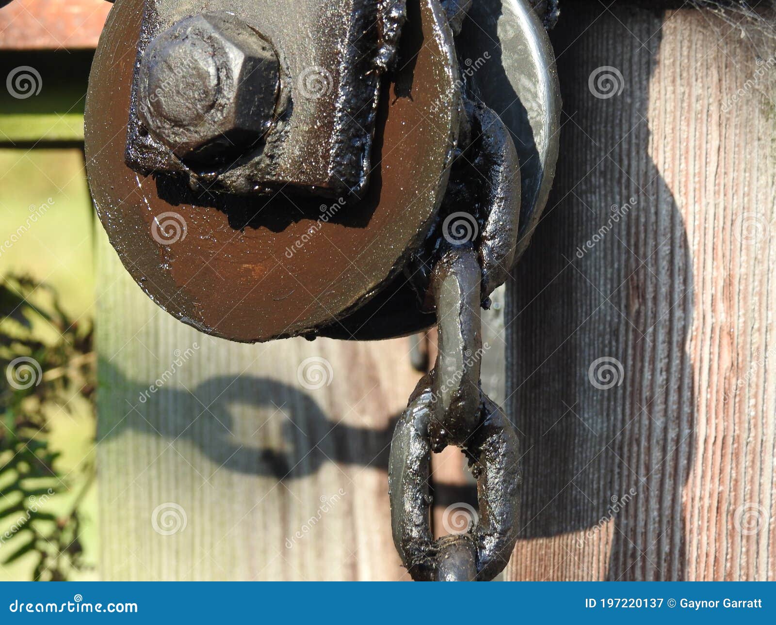 greased slip chain fence pully
