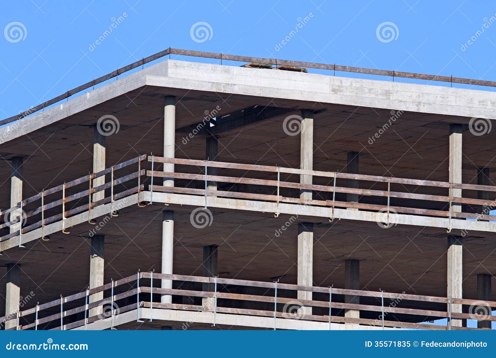 great mall in steel and cement in construction