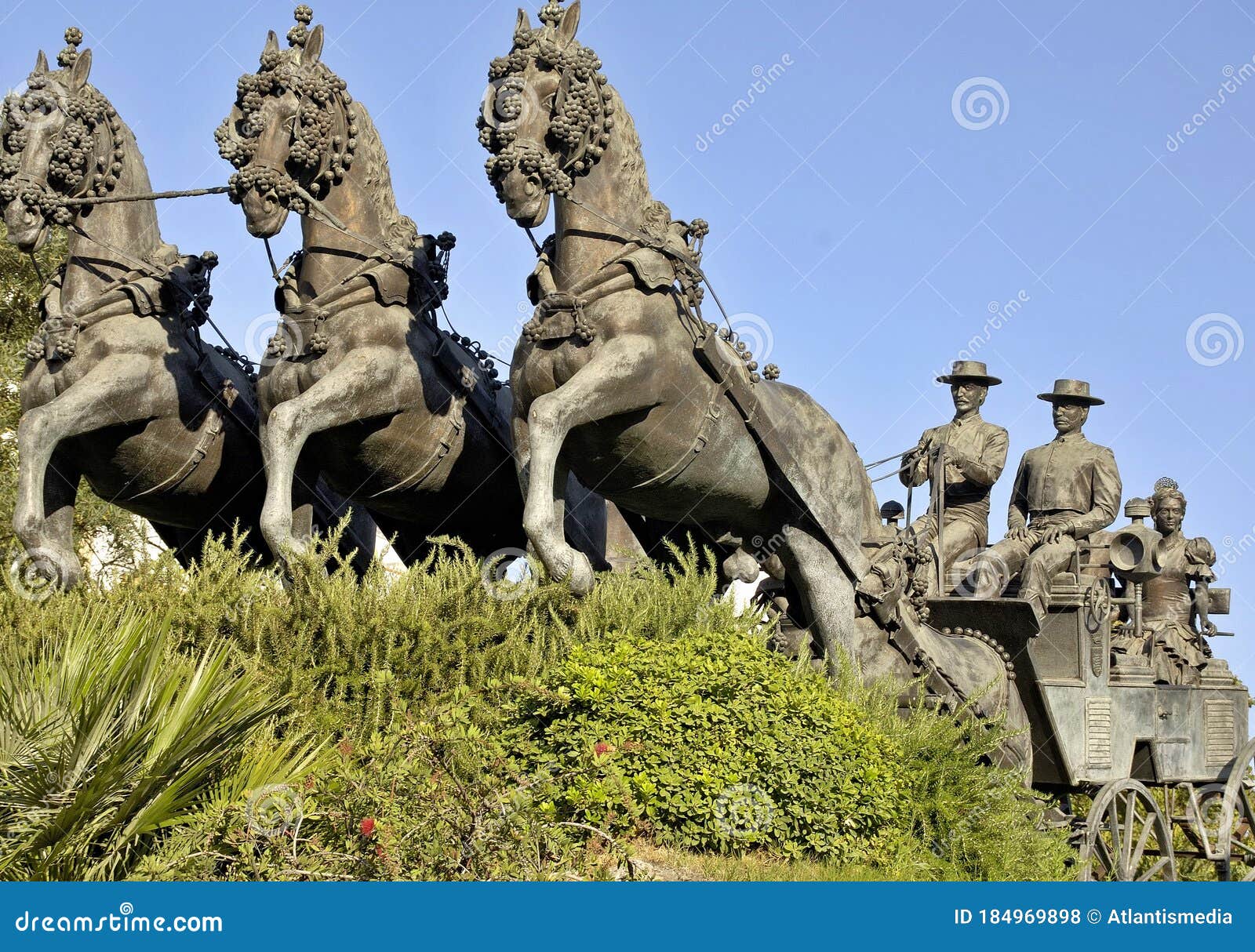 statue of carriage drawn by 6 horses in jerez de la frontera provincia de cadiz andalucia spain