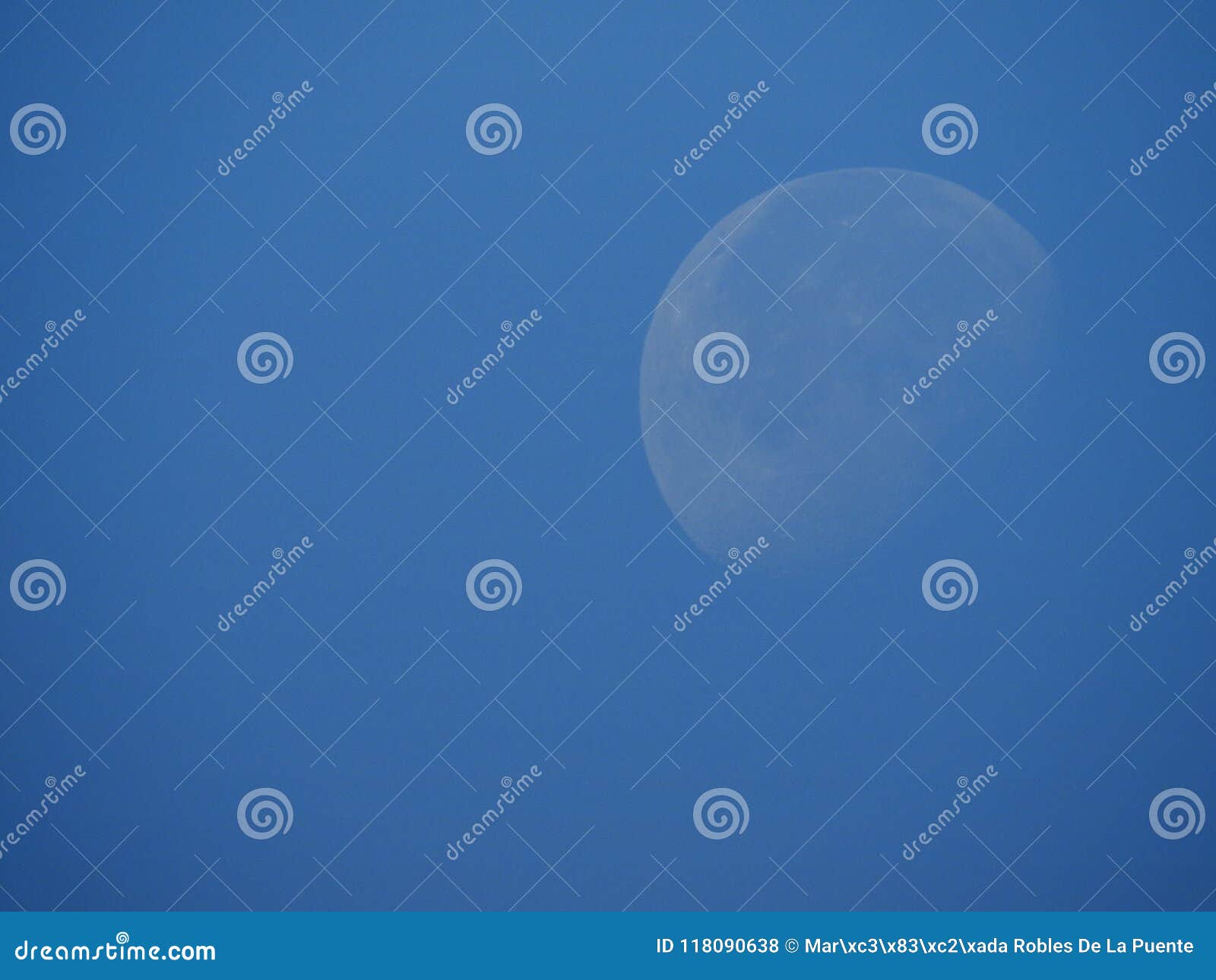 Declining moon at dawn stock photo. Image of moon, backgrounds - 118090638