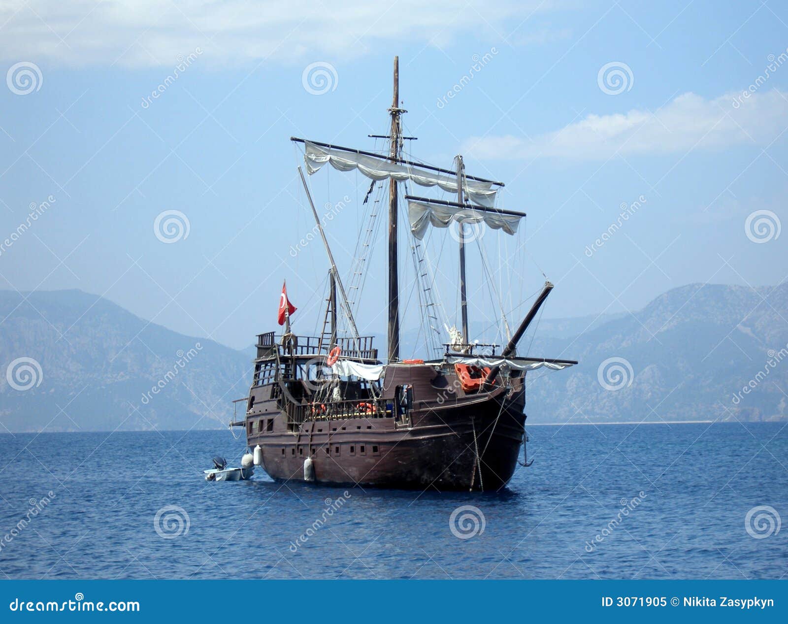 great pirat ship in sea (in tu
