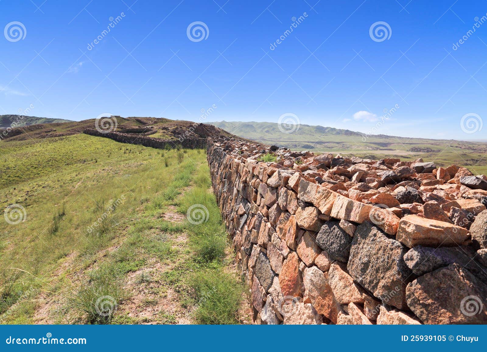 great-wall-ruins-inner-mongolia-25939105
