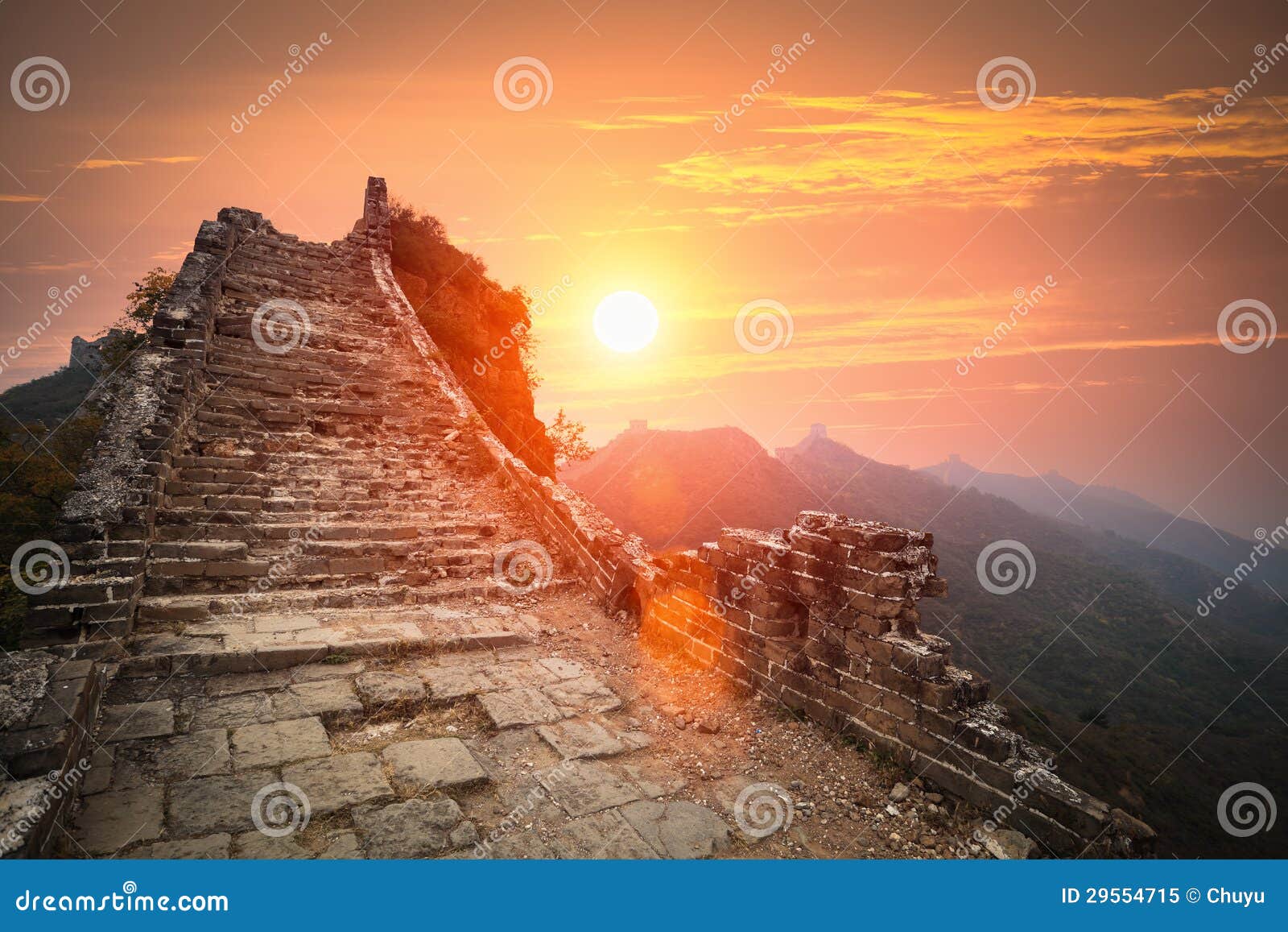 the great wall ruins in sunrise