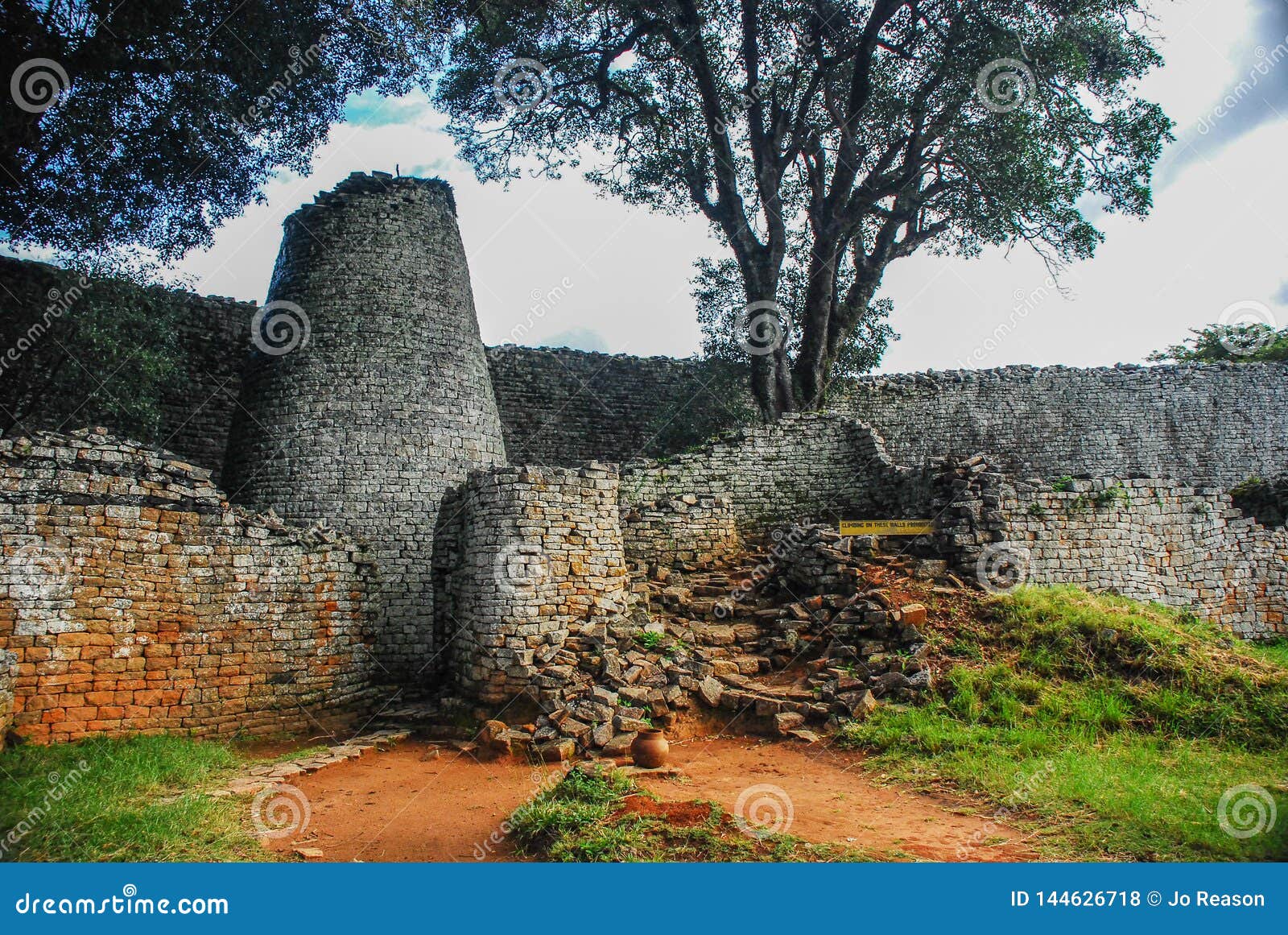 great zimbabwe ruins