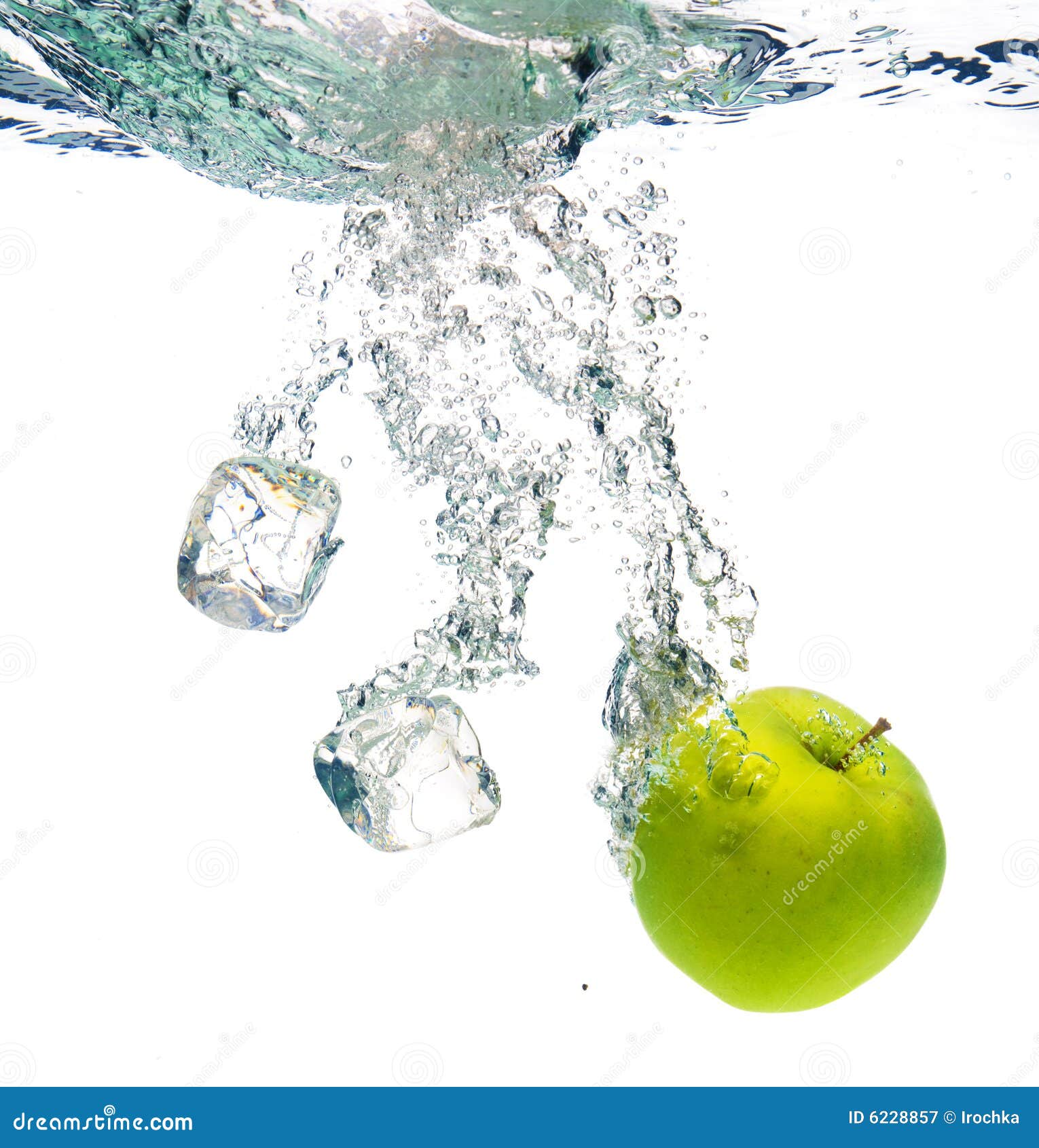 Green apple in water stock image. Image of refreshing 6228857