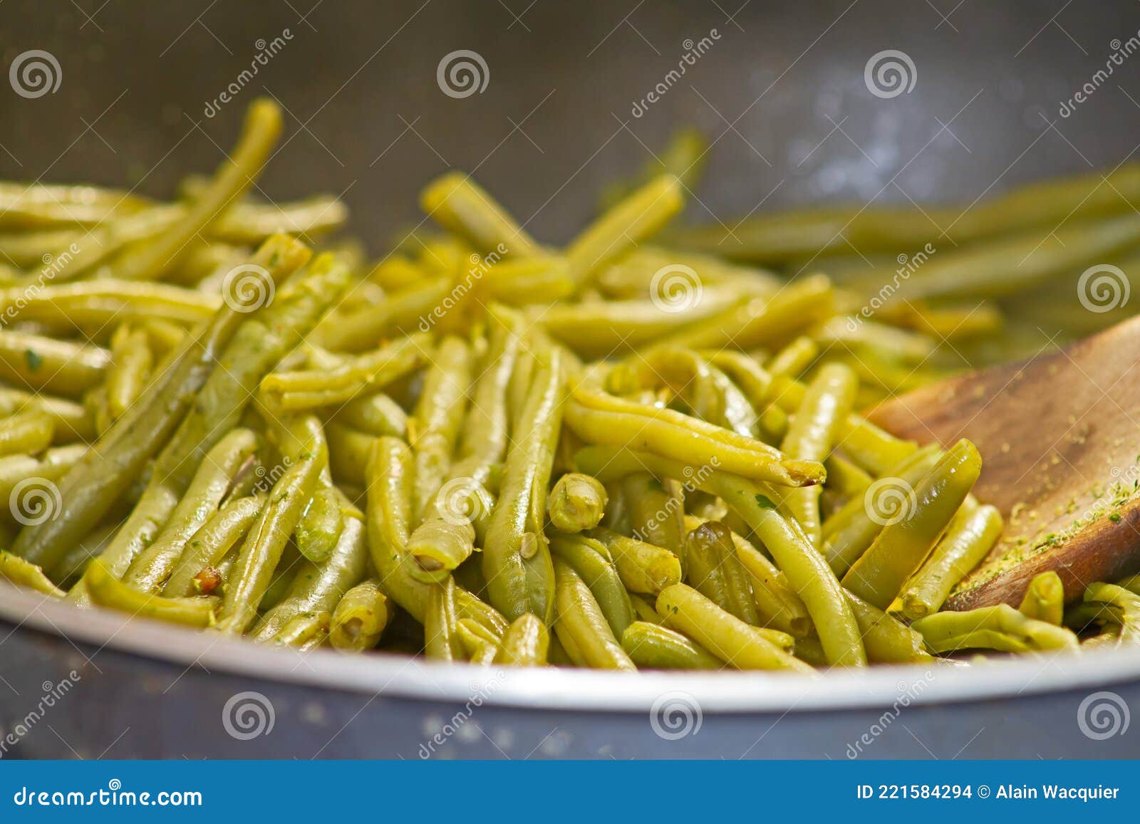 Green beans in a pan stock photo. Image of food, vegetarian 221584294