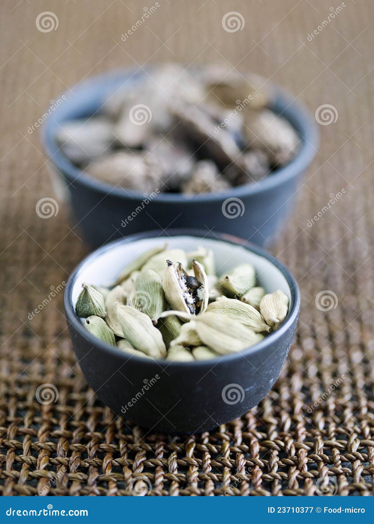 Green and black cardamom stock image. Image of cardamom 23710377