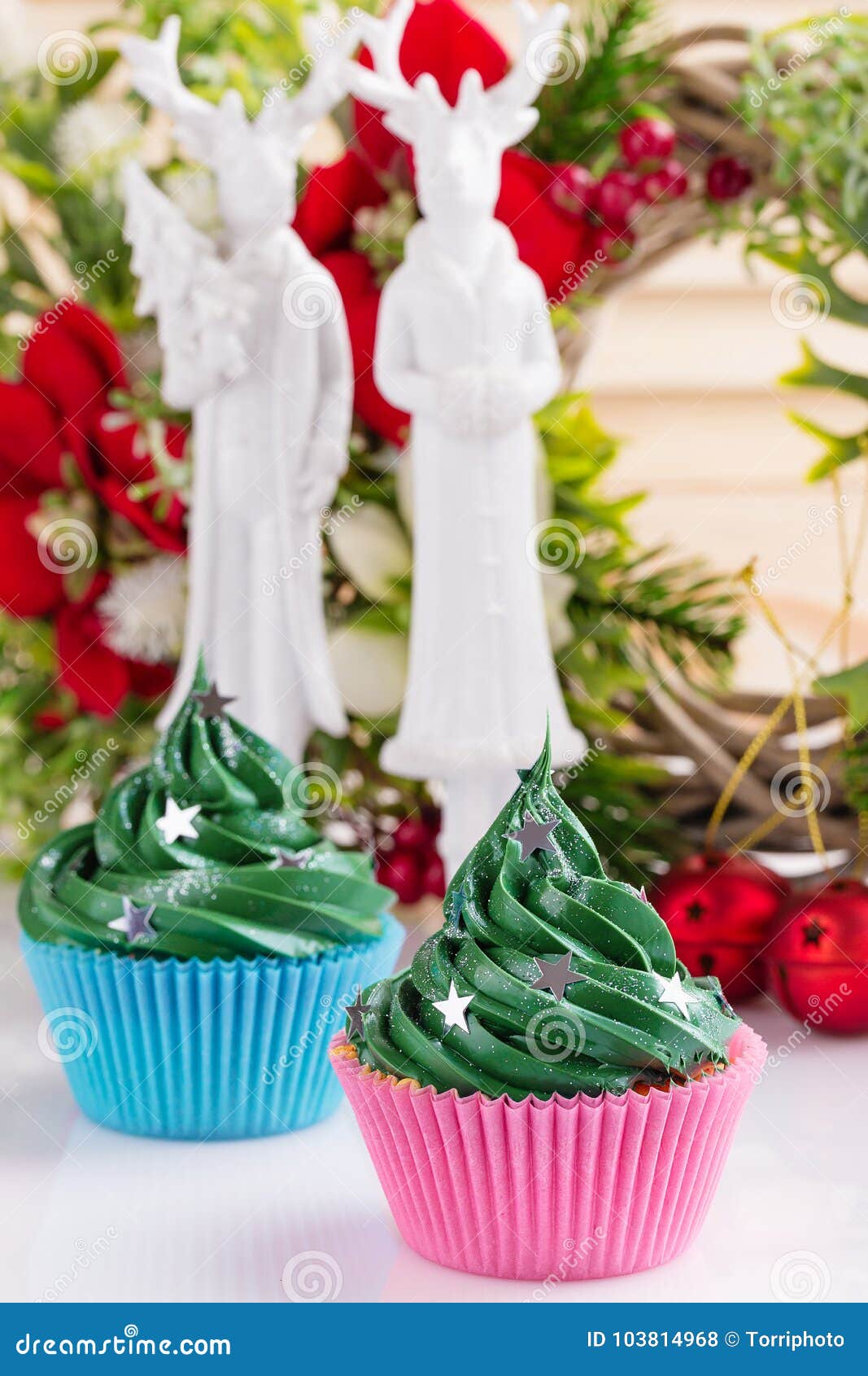 14 Super-Festive Christmas Cupcakes