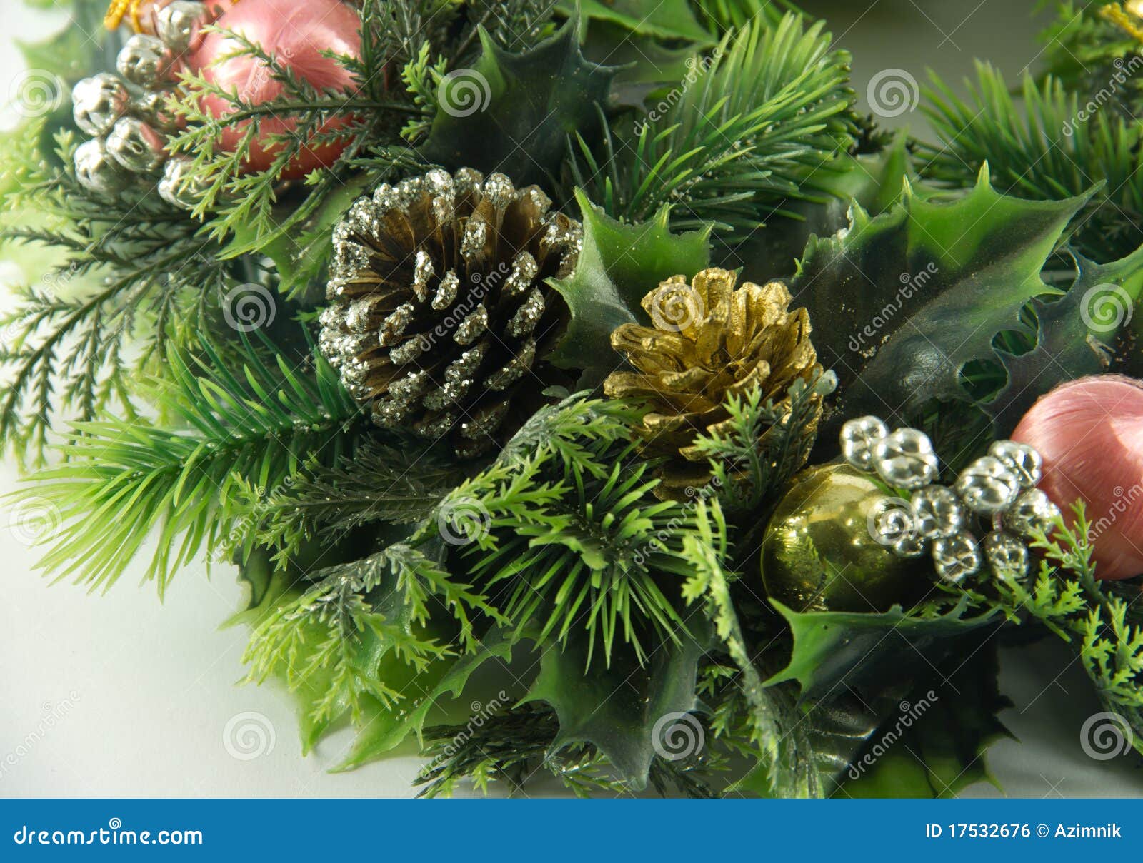 Green Christmas Garland Picture. Image 17532676