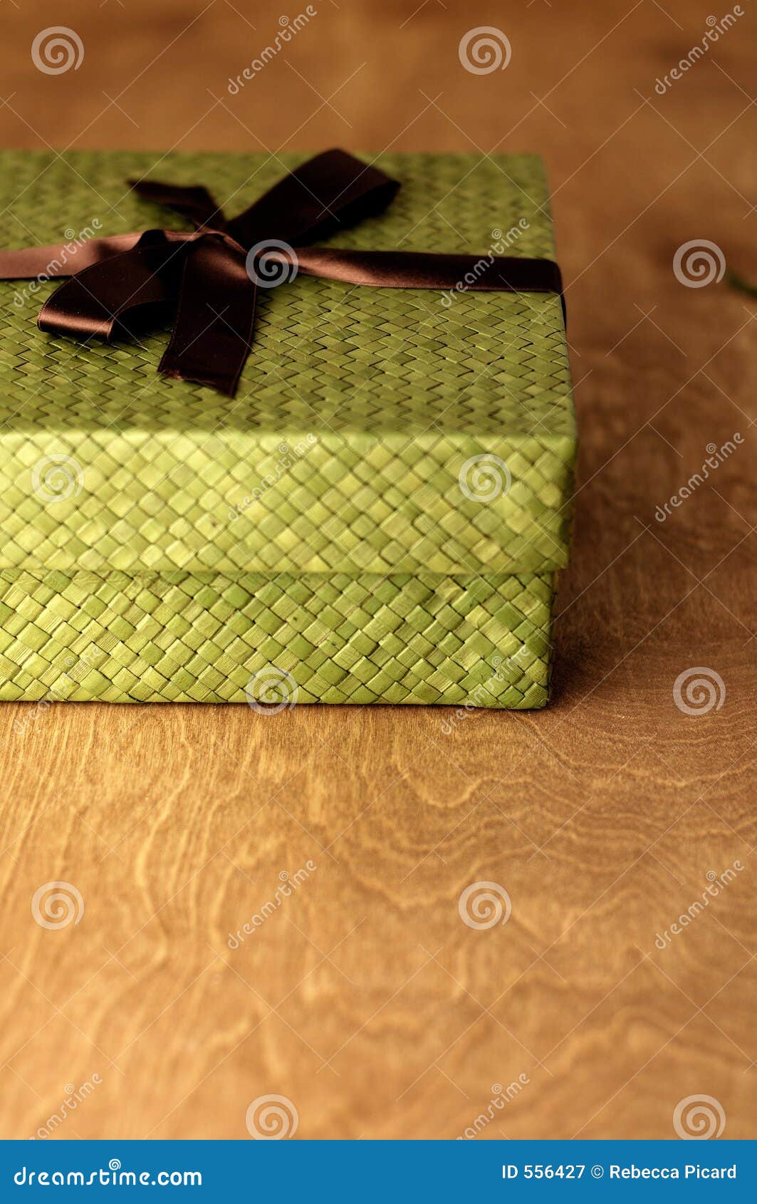 Green Gift Box stock image. Image of giving, party, package 556427