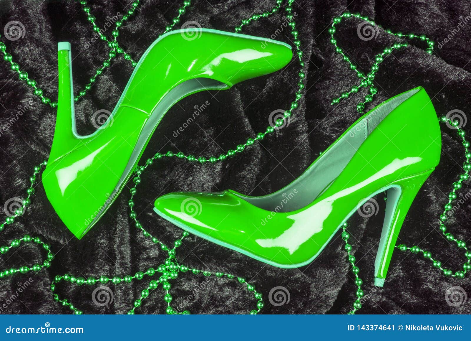 Share more than 165 green and black shoes heels super hot - esthdonghoadian