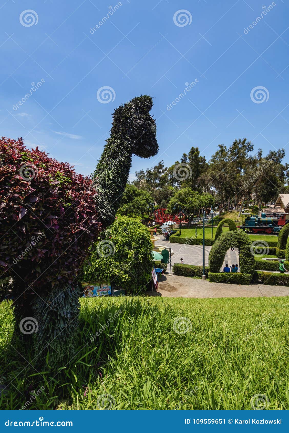 la amistad park in lima, peru