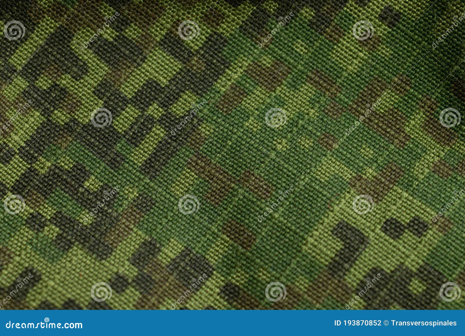 Vải xanh quân đội: Chỉ cần chạm tay vào chất liệu vải xanh quân đội, bạn sẽ thấy sự chắc chắn và đẳng cấp của nó. Màu xanh tươi sẽ làm nổi bật phong cách nam tính, mạnh mẽ của bạn. Hãy xem hình ảnh liên quan đến vải này để thấy ngay sự thu hút của nó.