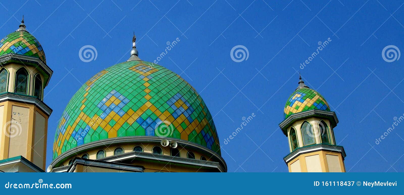 apt-hamster920: Imam Ali Al Rida mosque view with green happiness background
