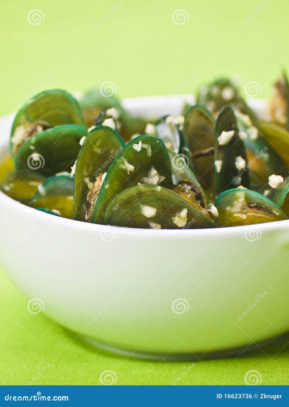 Green Mussels in Garlic Sauce Stock Photo Image of green, appetizer