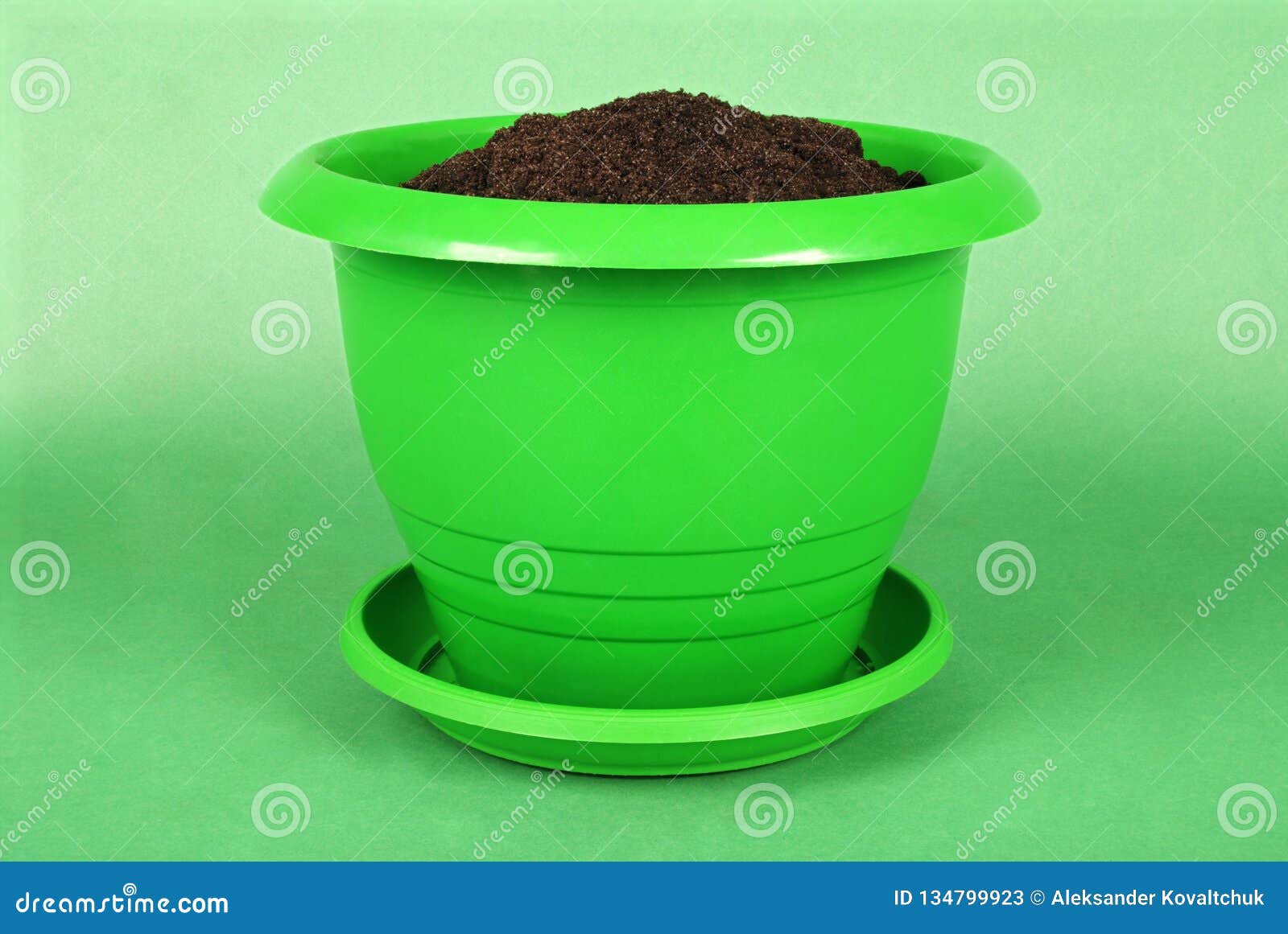 Green Plastic Flower Pots stock image. Image of clay 134799923