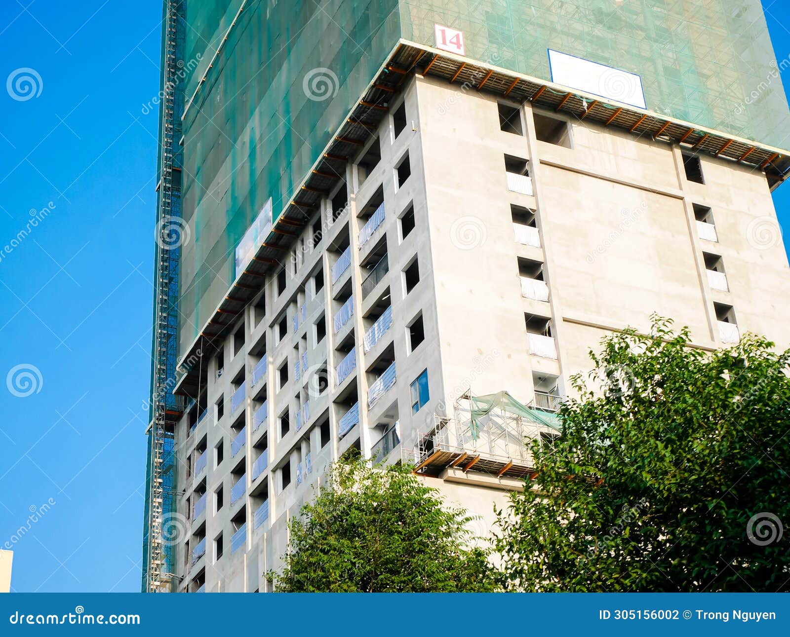 Green Safety Nets Netting Mesh Surrounding Whole High Rise 