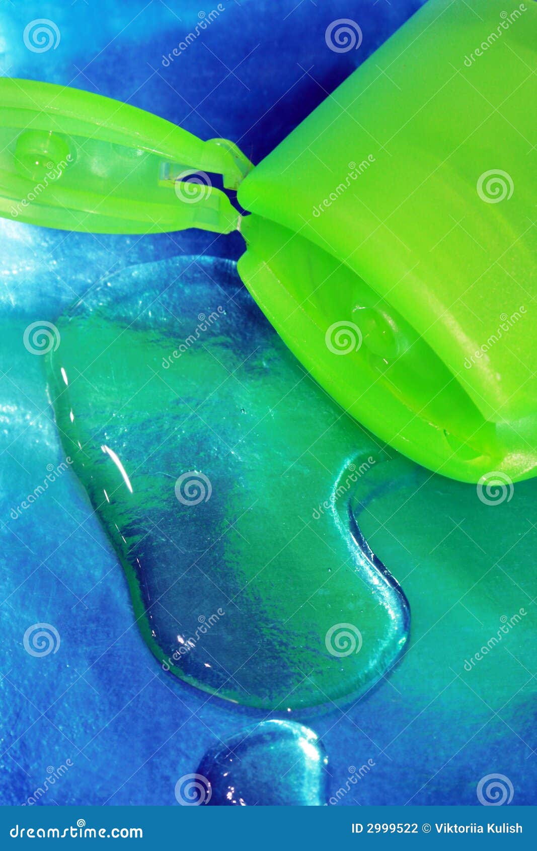 Green shampoo bottle stock photo. Image of liquid, clear 2999522