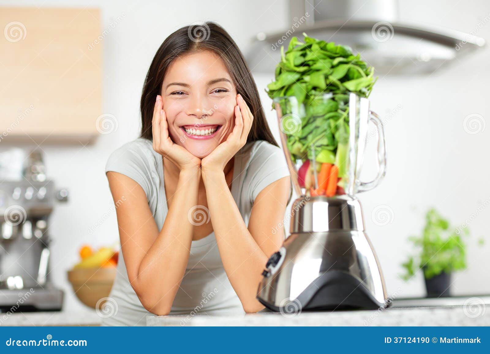 https://thumbs.dreamstime.com/z/green-smoothie-woman-making-vegetable-smoothies-blender-healthy-eating-lifestyle-concept-portrait-beautiful-young-37124190.jpg