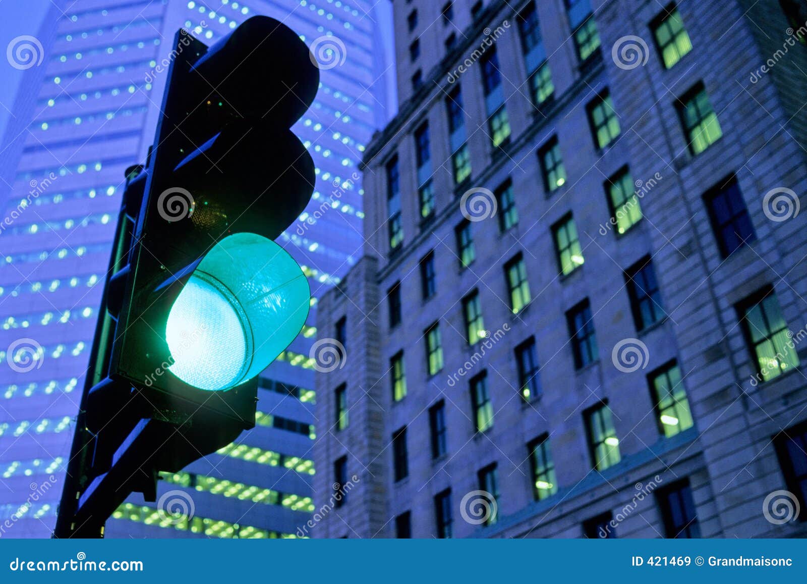 green traffic light