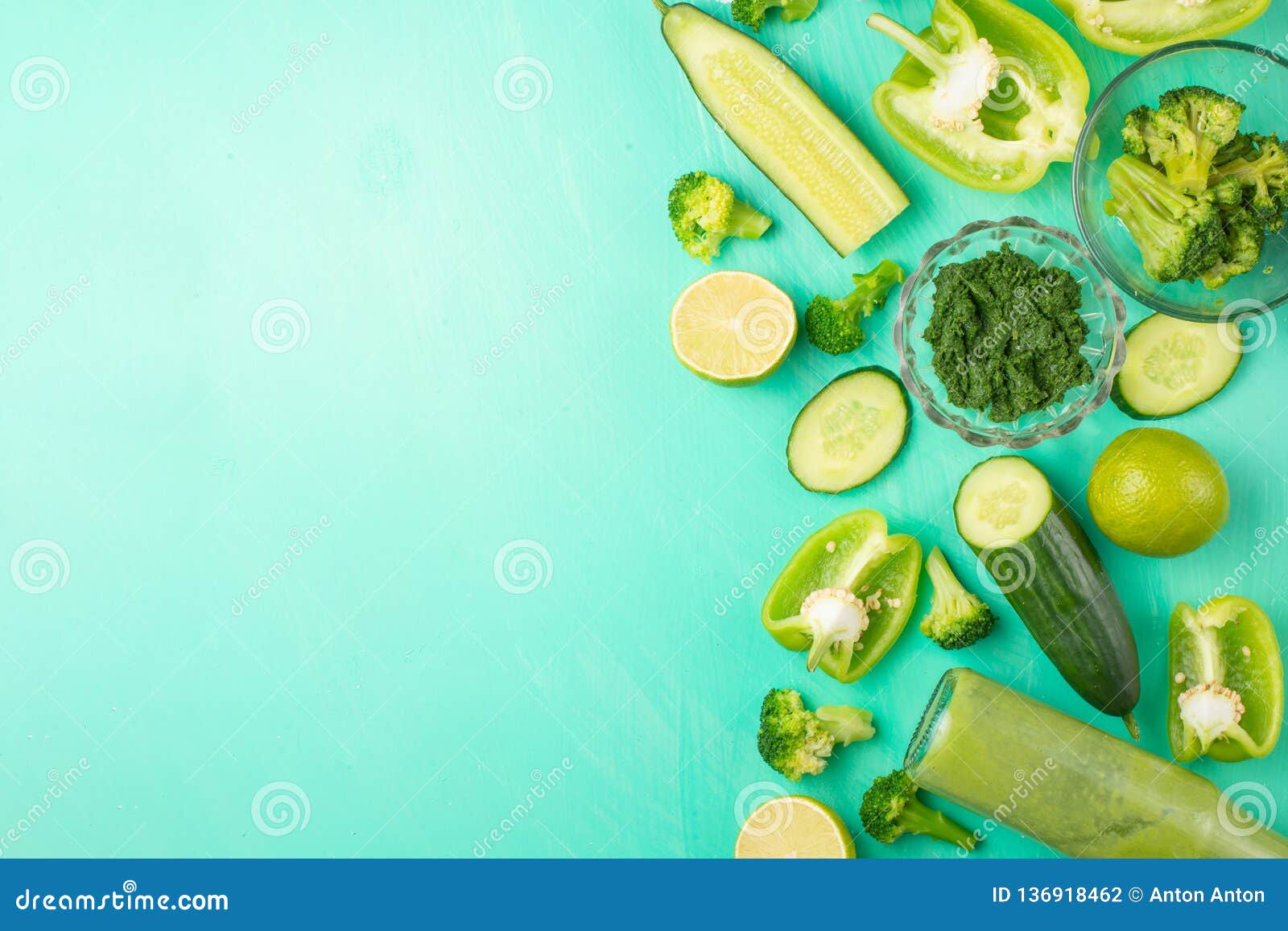 Rau xanh Detox là món ăn không chỉ có hương vị tuyệt vời mà còn mang tính đa dụng trong việc thanh lọc cơ thể và tăng sinh lực. Hình ảnh về rau xanh Detox sẽ giúp bạn thêm hiểu về tác dụng của chúng và cách sử dụng trong bữa ăn hàng ngày. 