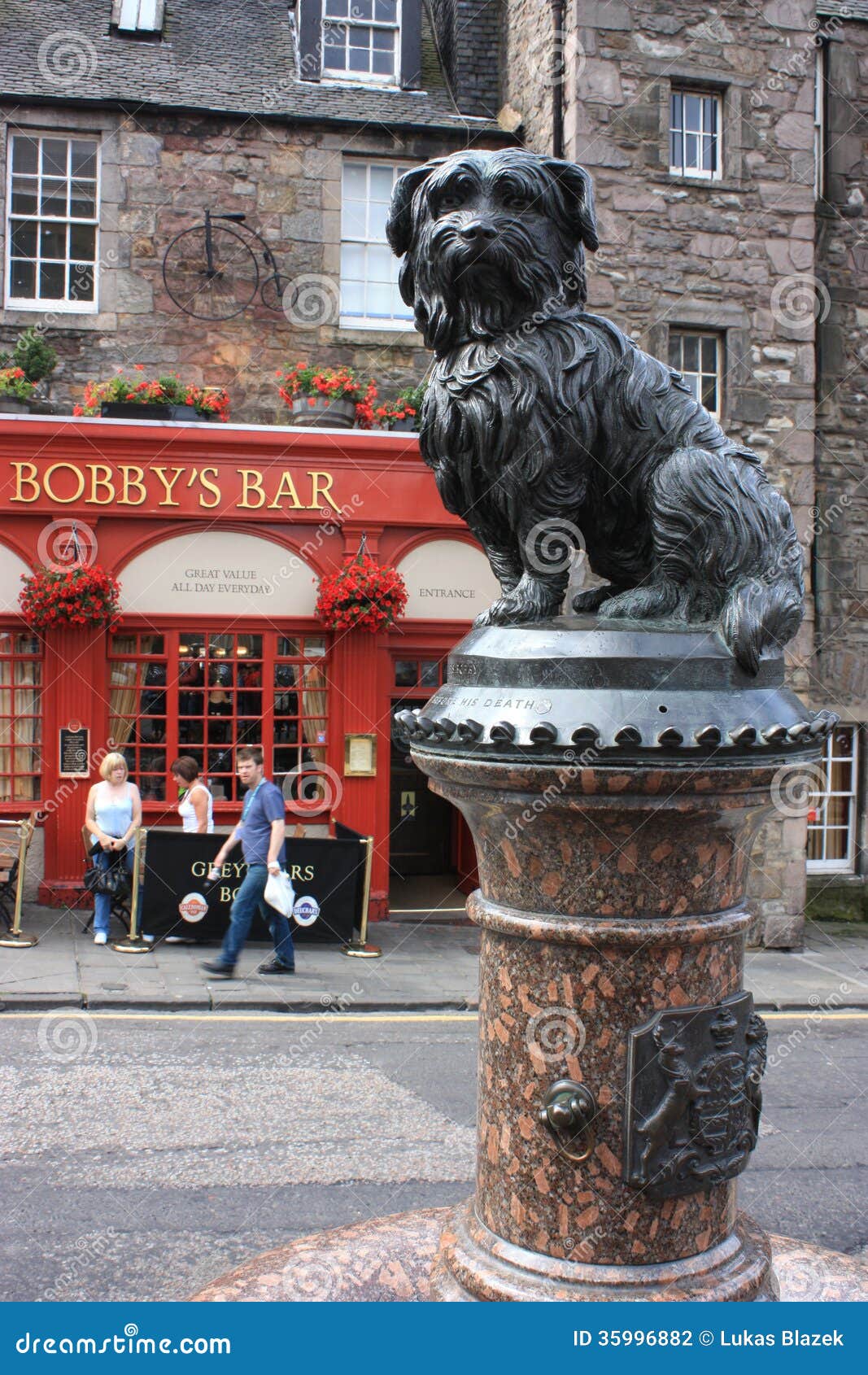 Greyfriars Bobby Statue in Edinburgh Editorial Photography Image of