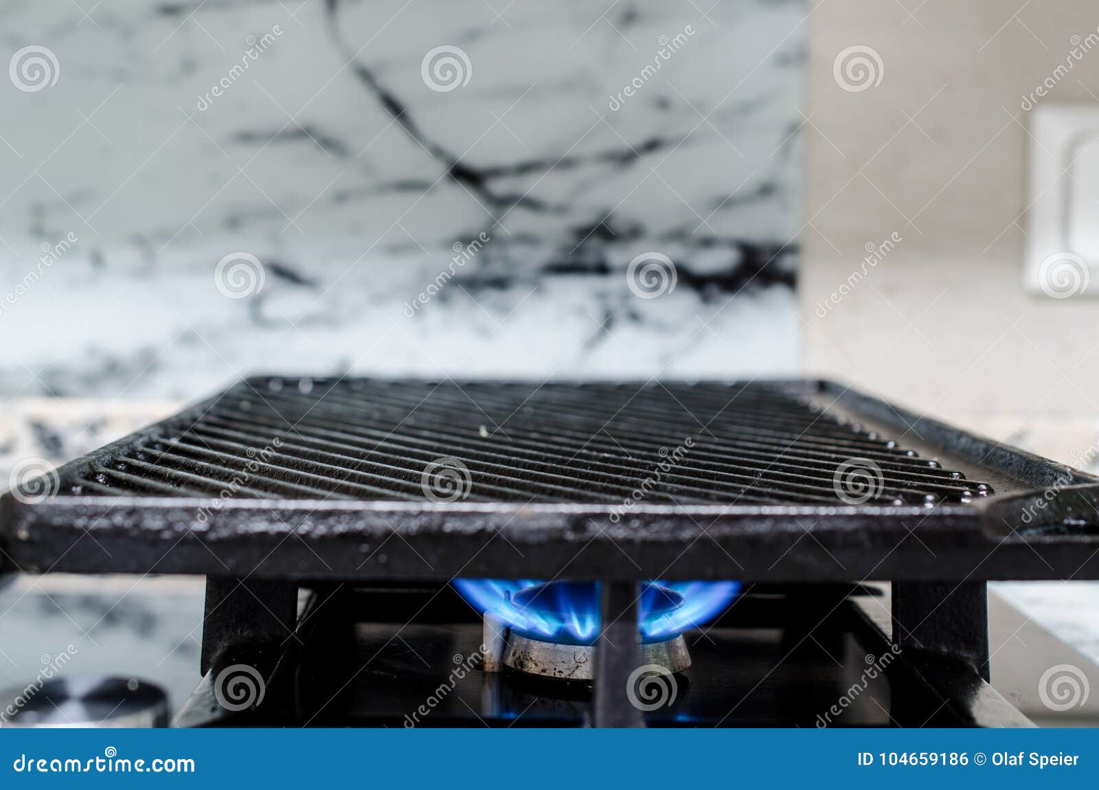 How To Use A Cast Iron Stove Top Griddle  Stove top griddle, Cast iron  griddle, Cast iron stove