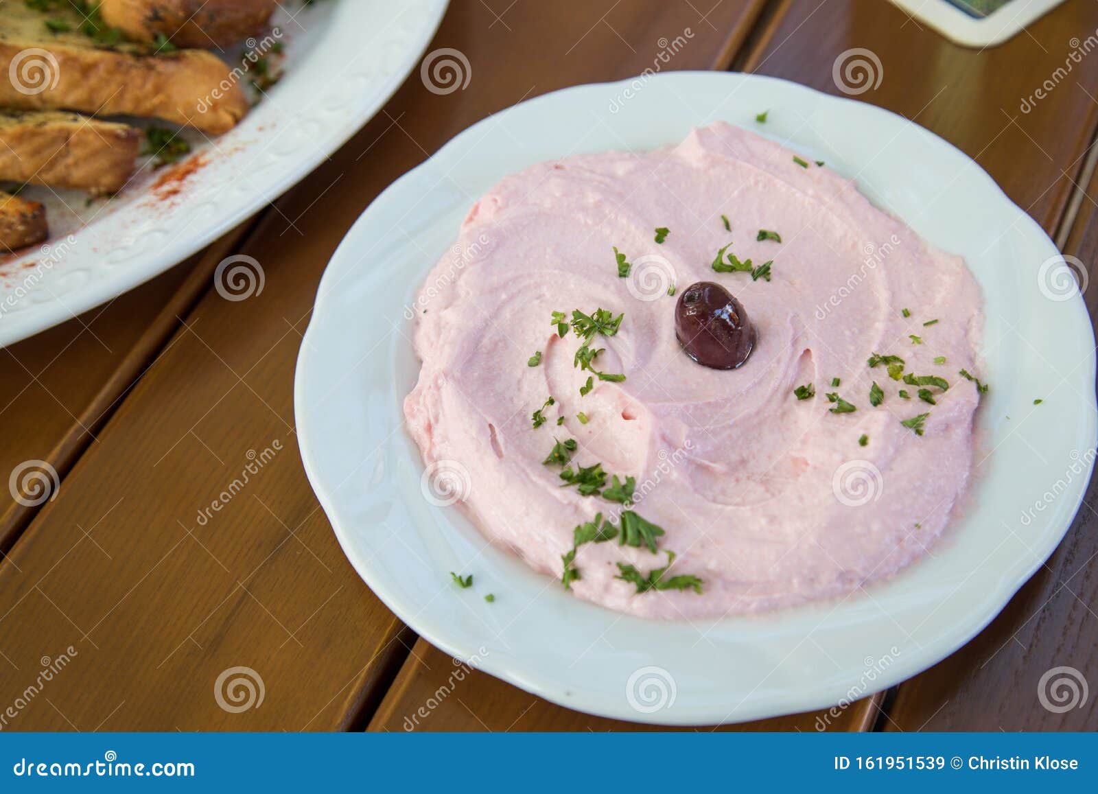Griechischer Taramosalata Tarama Salat Als Vorspeise Im Restaurant Auf Holztisch Stockbild Bild Von Leuchte Gaststatte Griechischer Taramosalata Tarama Salat Als Vorspeise Im Restaurant Auf Holztisch Stockbild Bild Von Leuchte Gaststatte