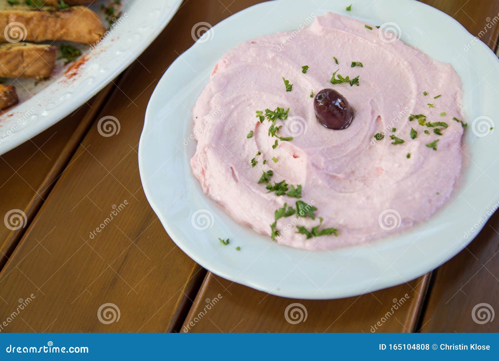 Griechischer Taramosalata Tarama Salat Als Vorspeise Im Restaurant Auf Holztisch Stockfoto Bild Von Holzern Gaststatte Griechischer Taramosalata Tarama Salat Als Vorspeise Im Restaurant Auf Holztisch Stockfoto Bild Von Holzern Gaststatte
