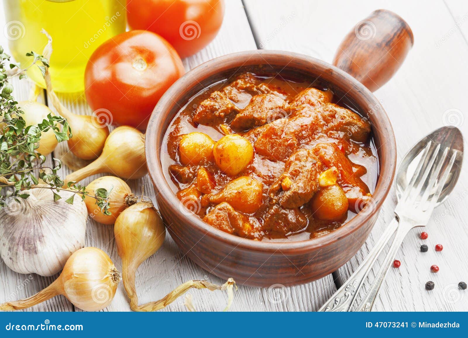 Griechisches Rindfleisch Stifado Stockbild - Bild von gemüse ... Griechisches Rindfleisch Stifado Stockbild - Bild von gemüse ...