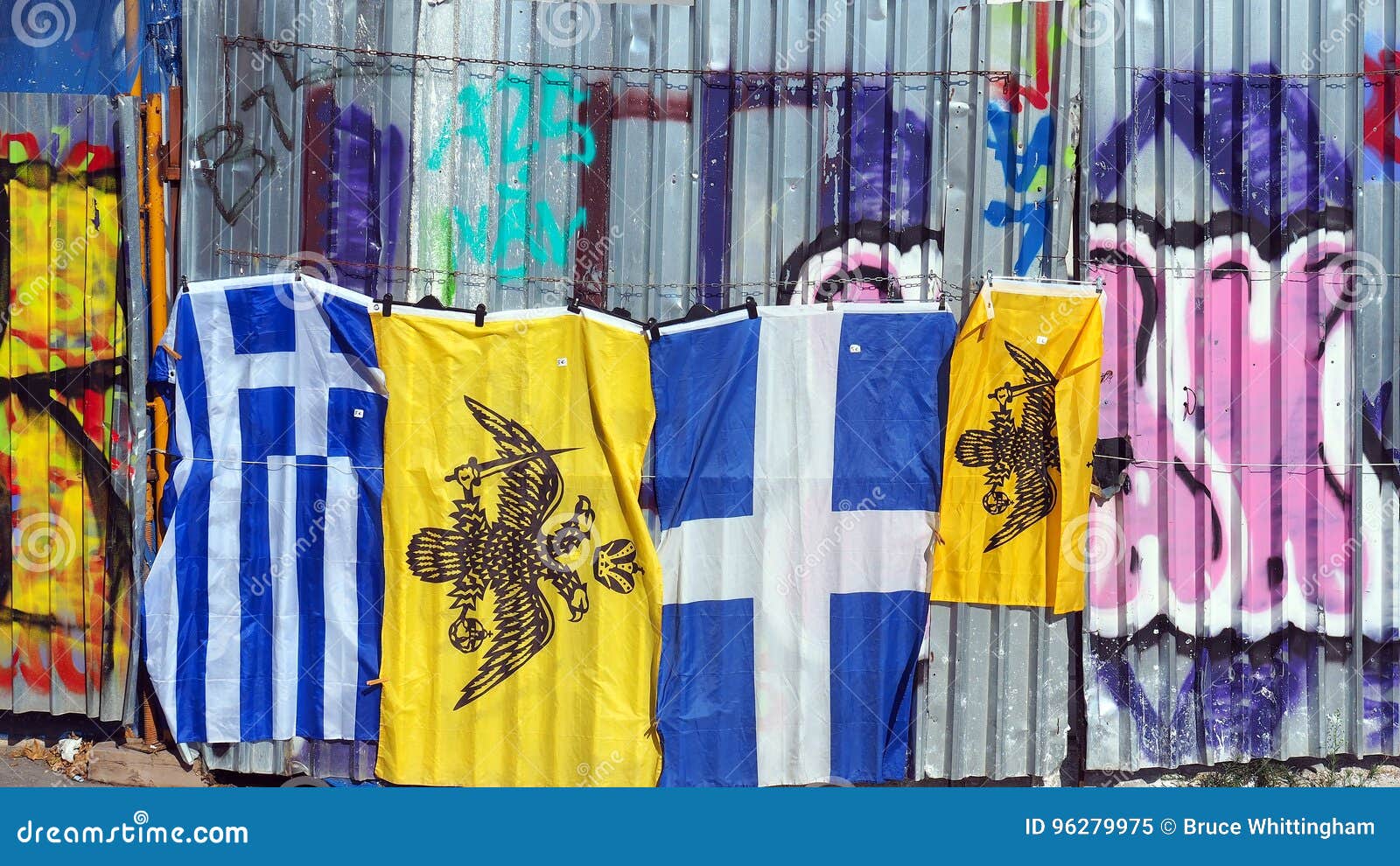 Geboorteplaats Hertog Correlaat Griekse Vlaggen, Plaka, Athene, Griekenland Stock Afbeelding - Image of  golf, dubbel: 96279975