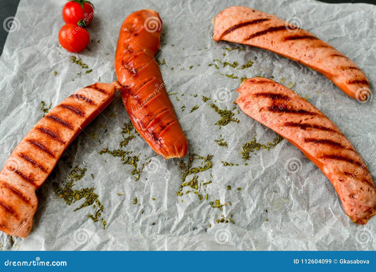 Grillad korv fotografering för bildbyråer. Bild av grillfester 112604099