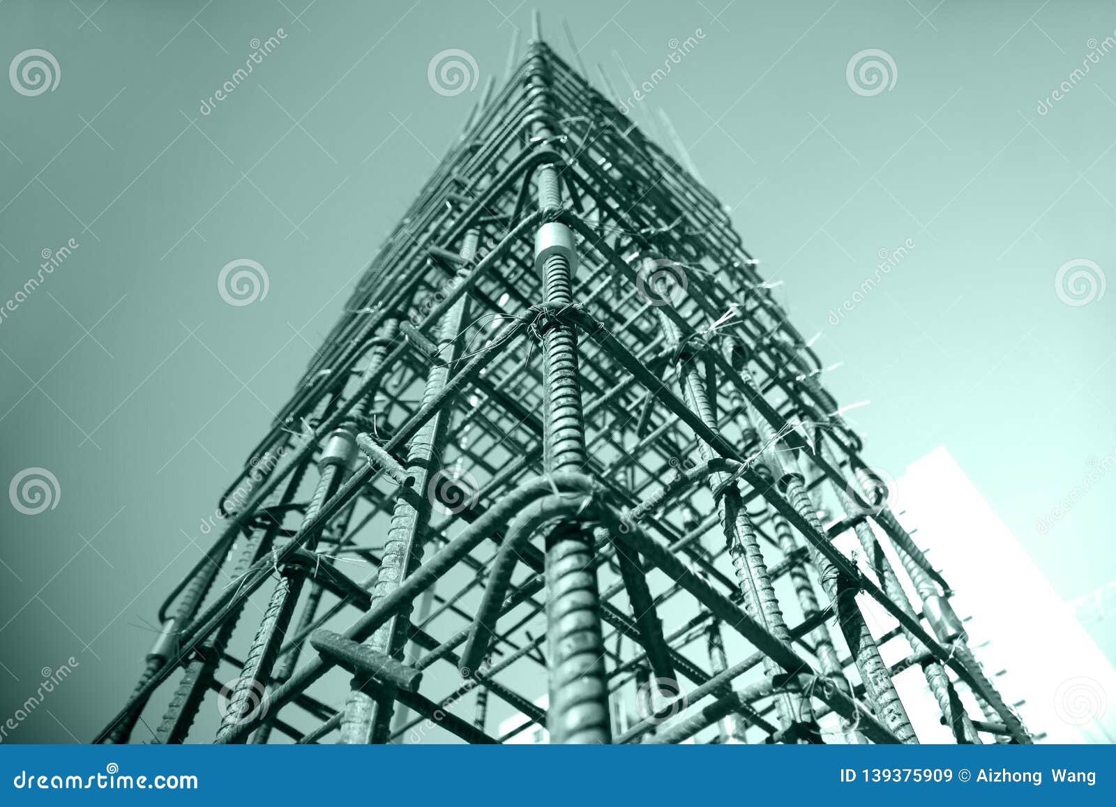 Grille En Acier Sur Le Chantier De Construction Image stock Image du