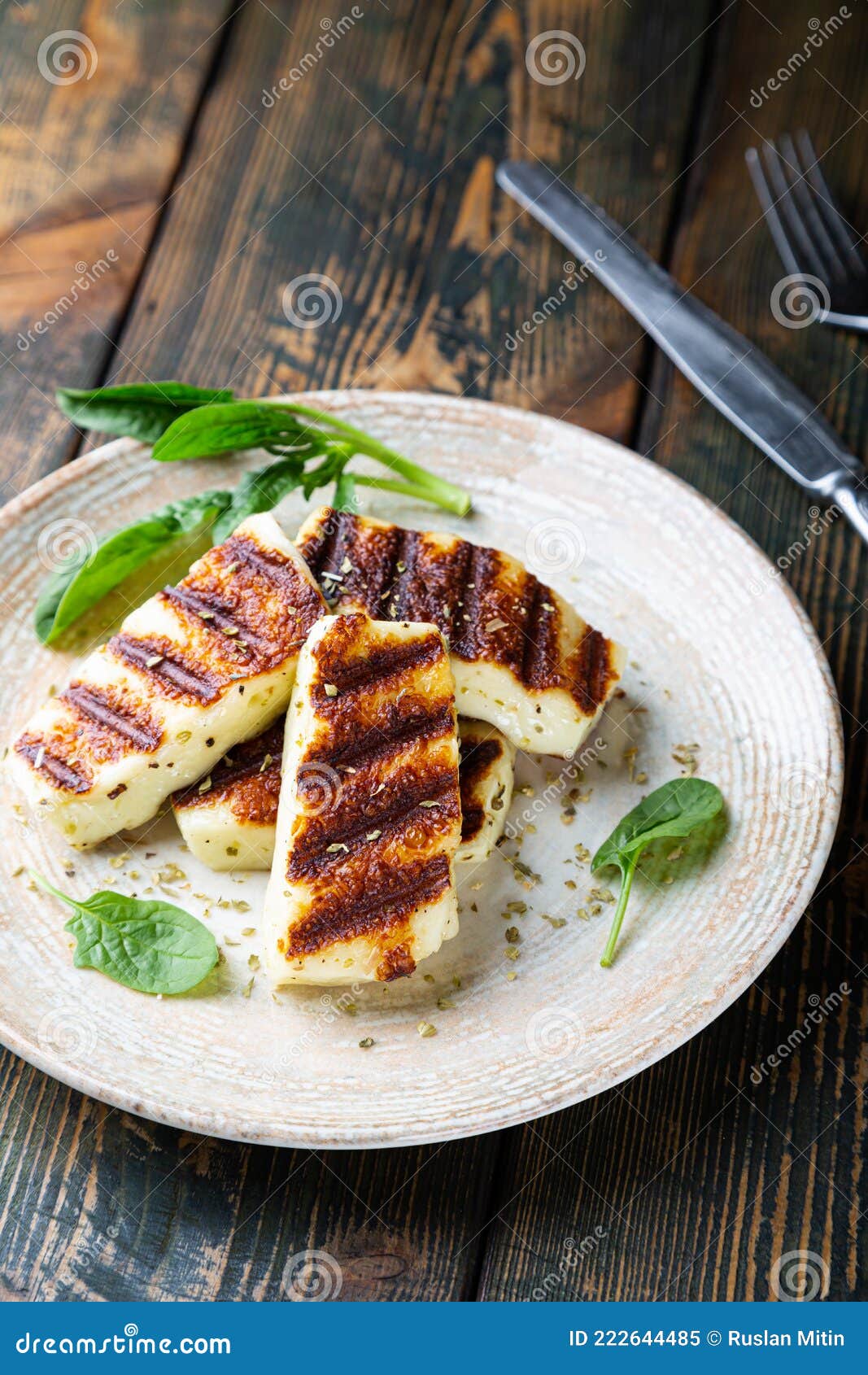 grilled halloumi cheese with herbs