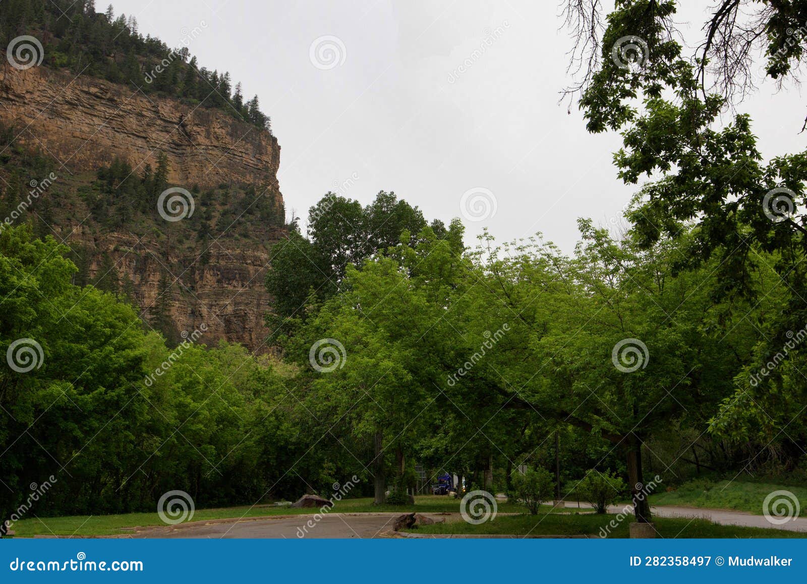 Grizzly Creek Rest Area stock image. Image of landscape 282358497