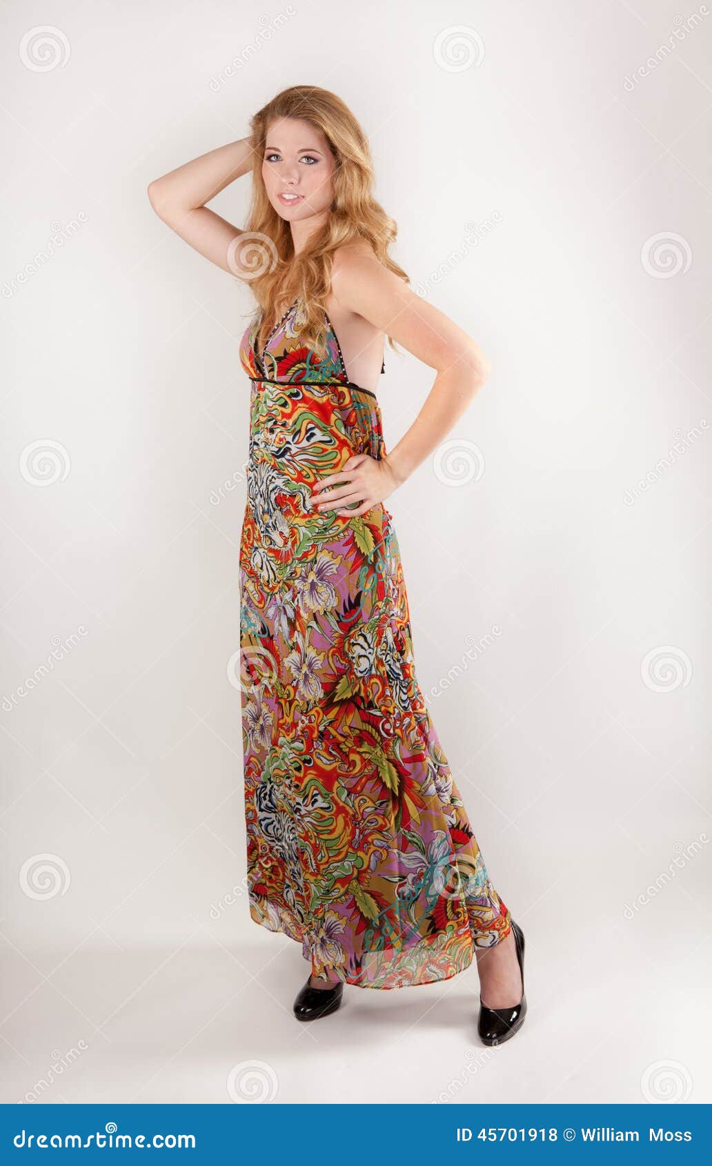 Grosse Frau Im Bunten Kleid Stockfoto Bild Von Augen 45701918
