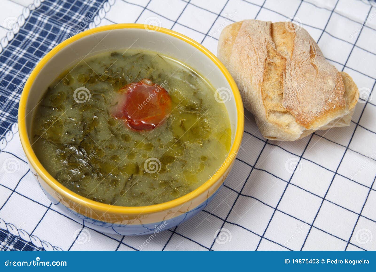 Groene bouillonsoep stock afbeelding. Image of dieet 19875403